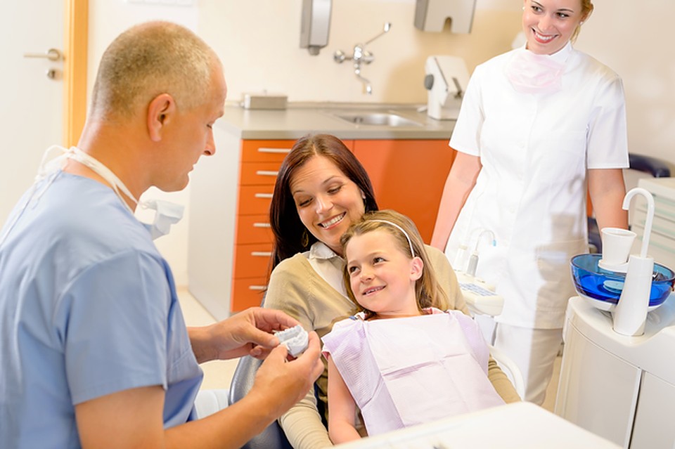 top 4 things to look for in a woodbridge family dentist